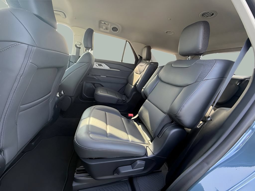 New 2026 Ford Explorer Active w/ Active Comfort Package AWD/4WD image 19