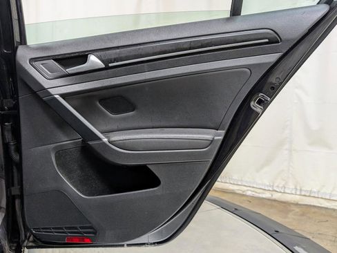 Used 2019 Volkswagen Golf 4-Door image 21