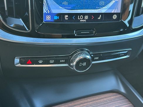 Certified 2023 Volvo S60 B5 Plus w/ Climate Package image 23