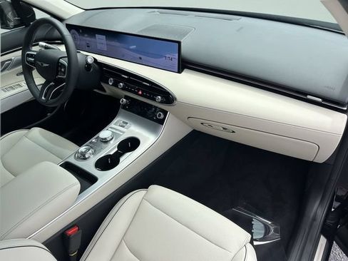 New 2026 Genesis GV70 2.5T Advanced w/ G1 Accessory Package AWD/4WD image 17