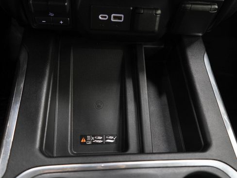 Used 2019 Chevrolet Silverado 1500 LTZ w/ LTZ Premium Package AWD/4WD image 22