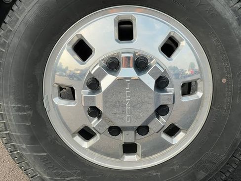 Used 2024 GMC Sierra 3500 Denali Ultimate AWD/4WD image 16