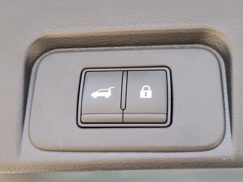 Used 2024 Nissan Rogue SV AWD/4WD image 14