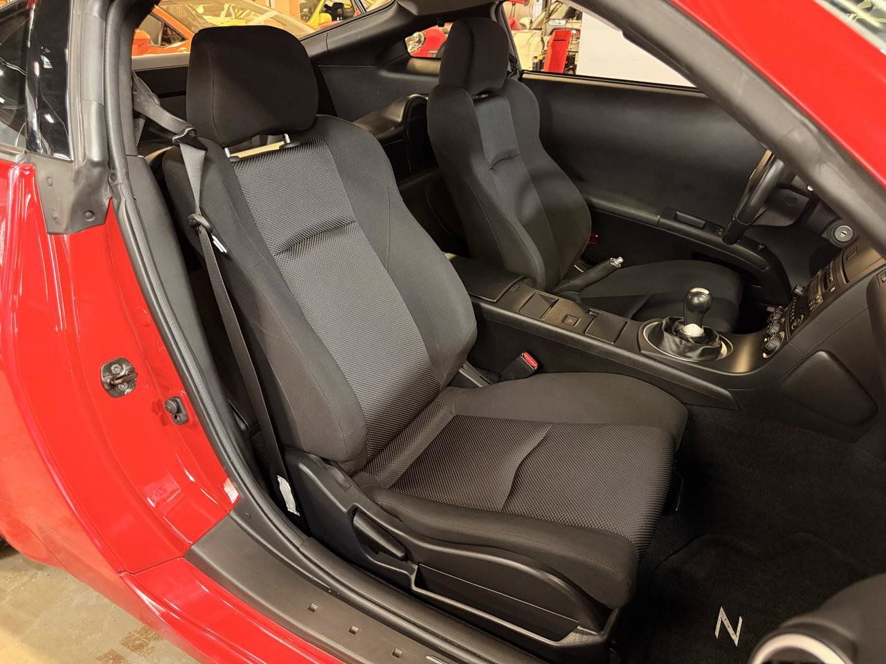 Used 2004 Nissan 350Z Enthusiast w/ Aerodynamics Pkg RWD image 21