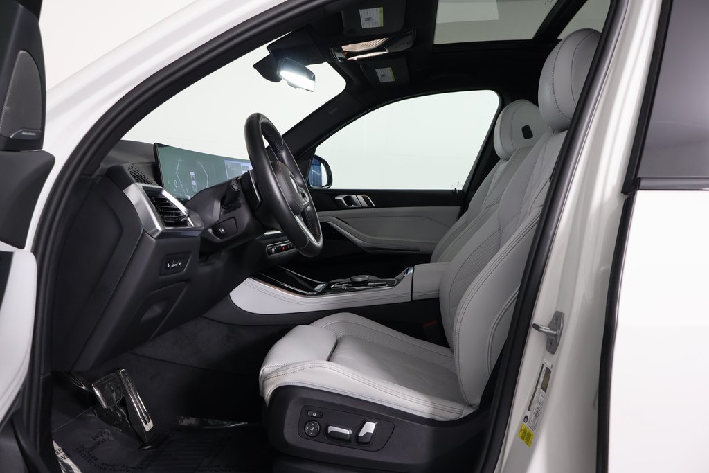 Used 2024 BMW X5 sDrive40i w/ M Sport Package RWD image 10