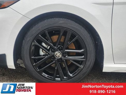 Used 2025 Toyota Camry SE image 13