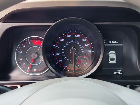 Used 2022 Hyundai Elantra SEL FWD image 19