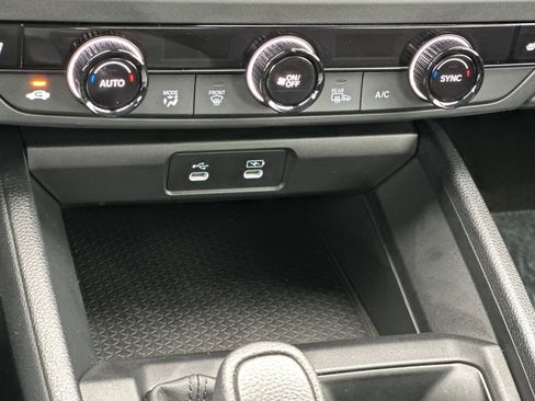 Certified 2025 Honda Accord SE image 19