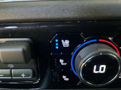 Used 2025 Chevrolet Silverado 2500 High Country w/ High Country Premium Package AWD/4WD image 32