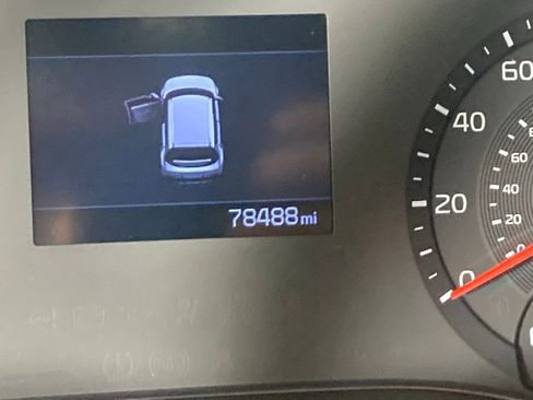 Used 2022 Kia Soul LX w/ Technology Package image 5