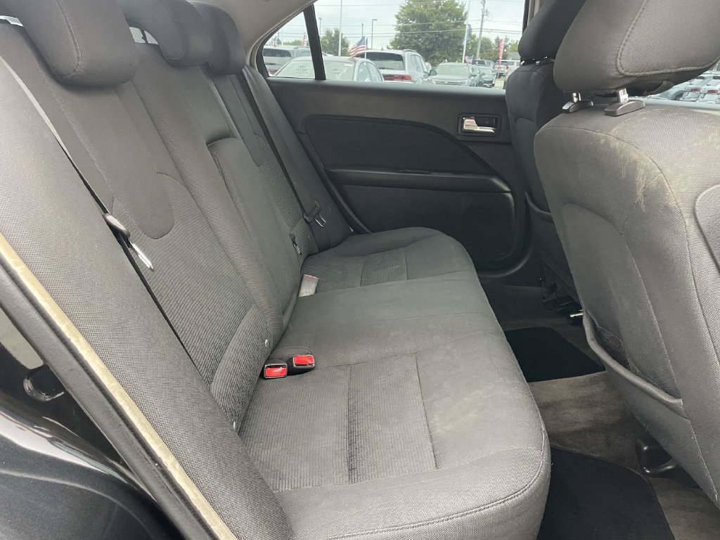 Used 2010 Ford Fusion SE FWD image 9