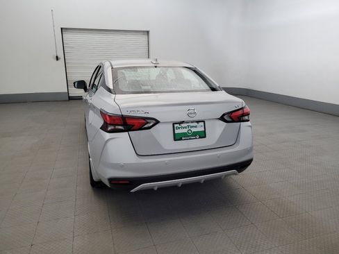 Used 2021 Nissan Versa SV image 6