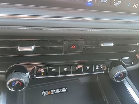 Used 2025 Chevrolet Tahoe LT image 21