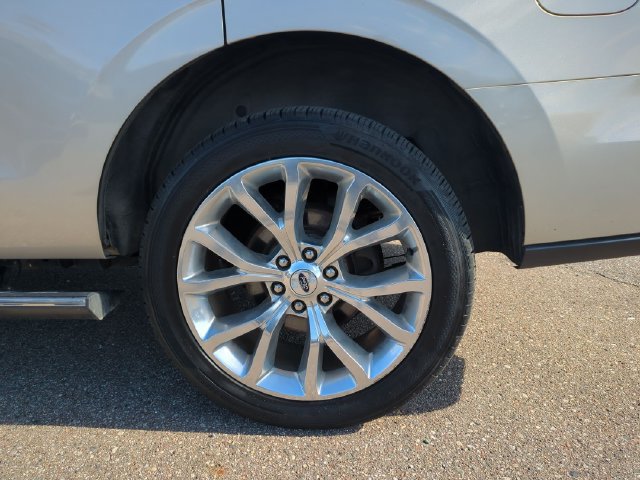 Used 2018 Ford Expedition Limited w/ Equipment Group 302A AWD/4WD image 21