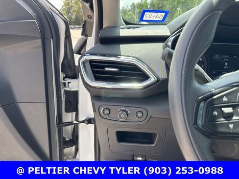 Used 2023 Chevrolet TrailBlazer LT w/ Convenience Package FWD image 12