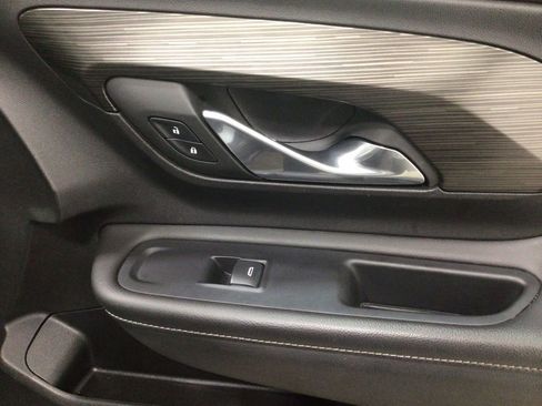 Used 2024 GMC Terrain SLT image 38