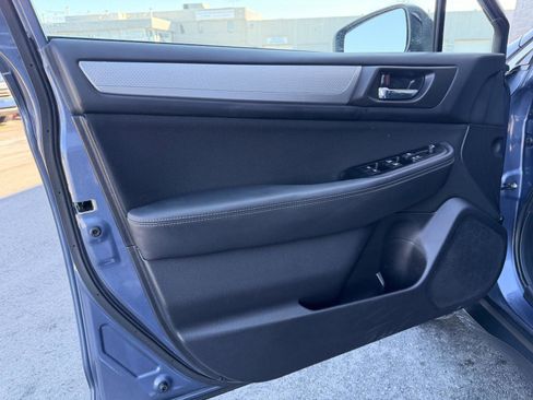 Used 2018 Subaru Outback 2.5i Premium image 15