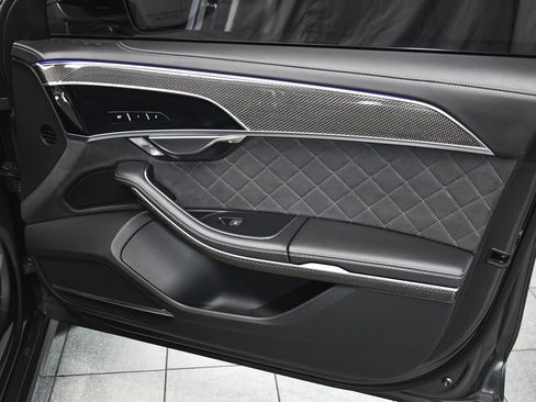 Used 2023 Audi S8 image 22