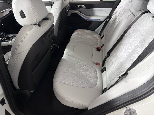 Used 2023 BMW X5 sDrive40i RWD image 17