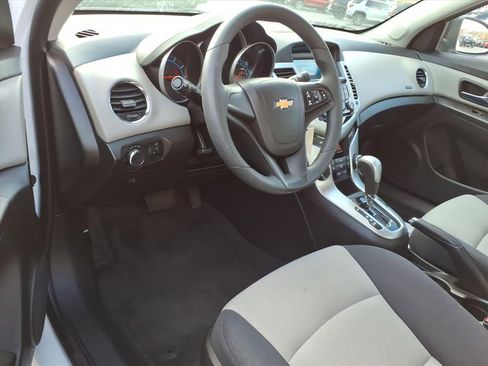 Used 2015 Chevrolet Cruze LS image 16