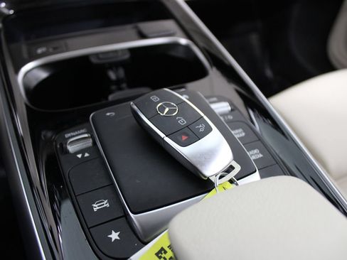 Used 2023 Mercedes-Benz GLB 250 image 20