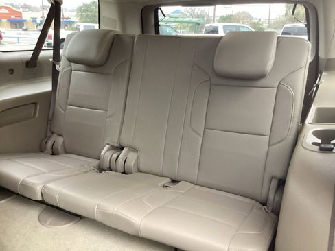 Used 2019 Chevrolet Suburban Premier image 30