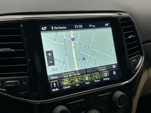 Certified 2022 Jeep Grand Cherokee Laredo E image 28