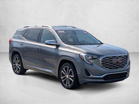 Used 2019 GMC Terrain Denali w/ Advanced Safety Package image 3
