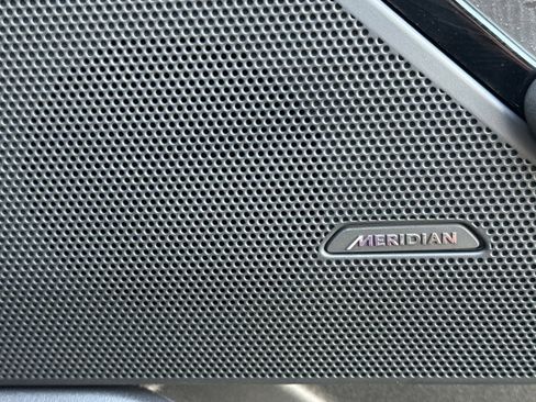 Used 2025 Land Rover Range Rover Velar Dynamic SE image 20