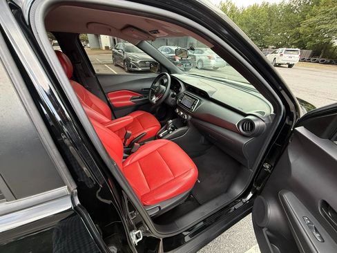 Used 2018 Nissan Kicks S FWD image 14