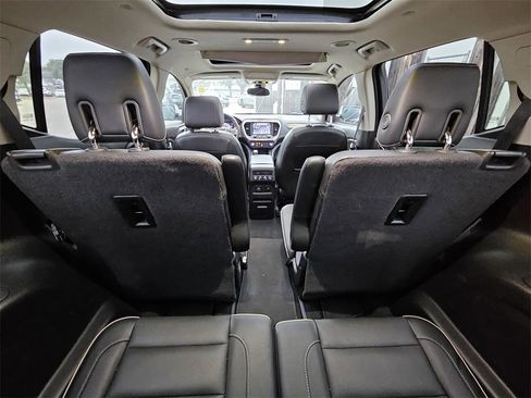 Used 2017 GMC Acadia Denali w/ Technology Package image 11