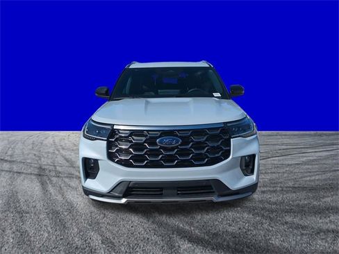 New 2026 Ford Explorer Platinum image 9