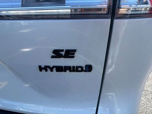 Used 2024 Toyota Corolla Cross AWD Hybrid w/ Moonroof Package image 13