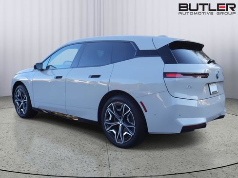 New 2026 BMW iX xDrive45 AWD/4WD image 4