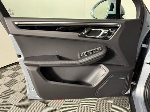 New 2026 Porsche Macan S image 25