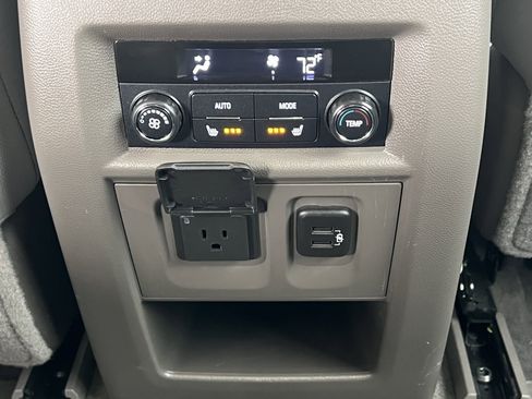 Used 2019 Chevrolet Traverse Premier AWD/4WD image 45