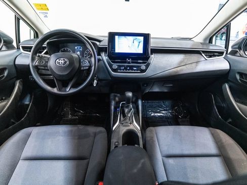 Used 2025 Toyota Corolla LE FWD image 13