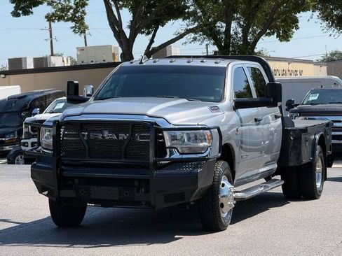 Used 2021 RAM 3500 Tradesman w/ Chrome Appearance Group AWD/4WD image 4