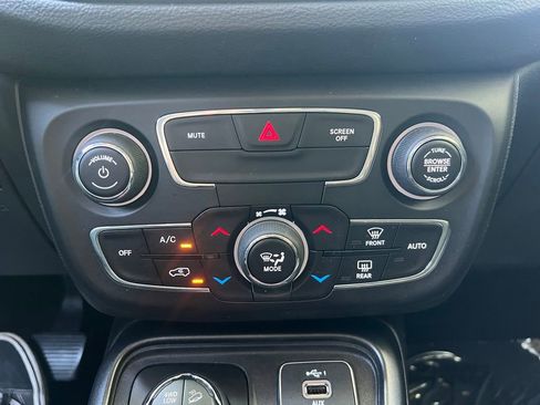 Used 2019 Jeep Compass Trailhawk AWD/4WD image 27
