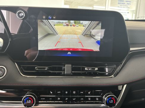 Used 2025 Chevrolet Equinox RS FWD image 15