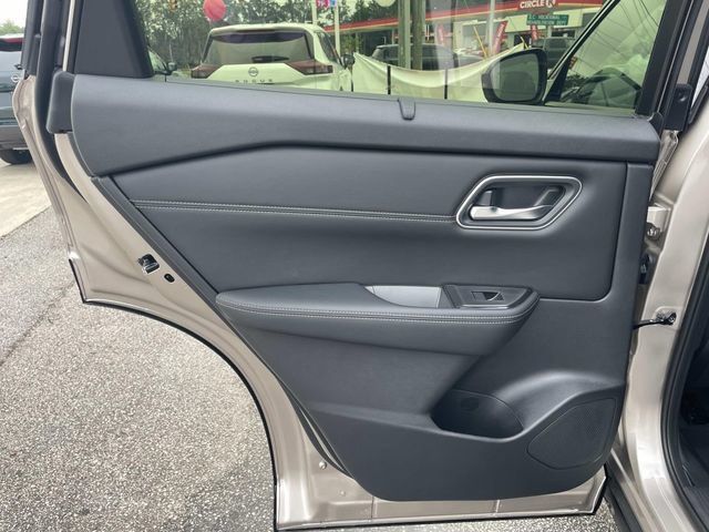 Used 2026 Nissan Rogue Platinum w/ Platinum Premium Package AWD/4WD image 8