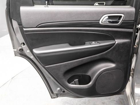 Used 2020 Jeep Grand Cherokee Altitude image 28