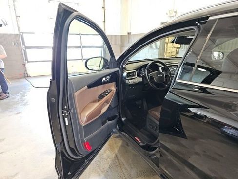 Used 2019 Kia Sorento SX w/ SX Touring Package image 9