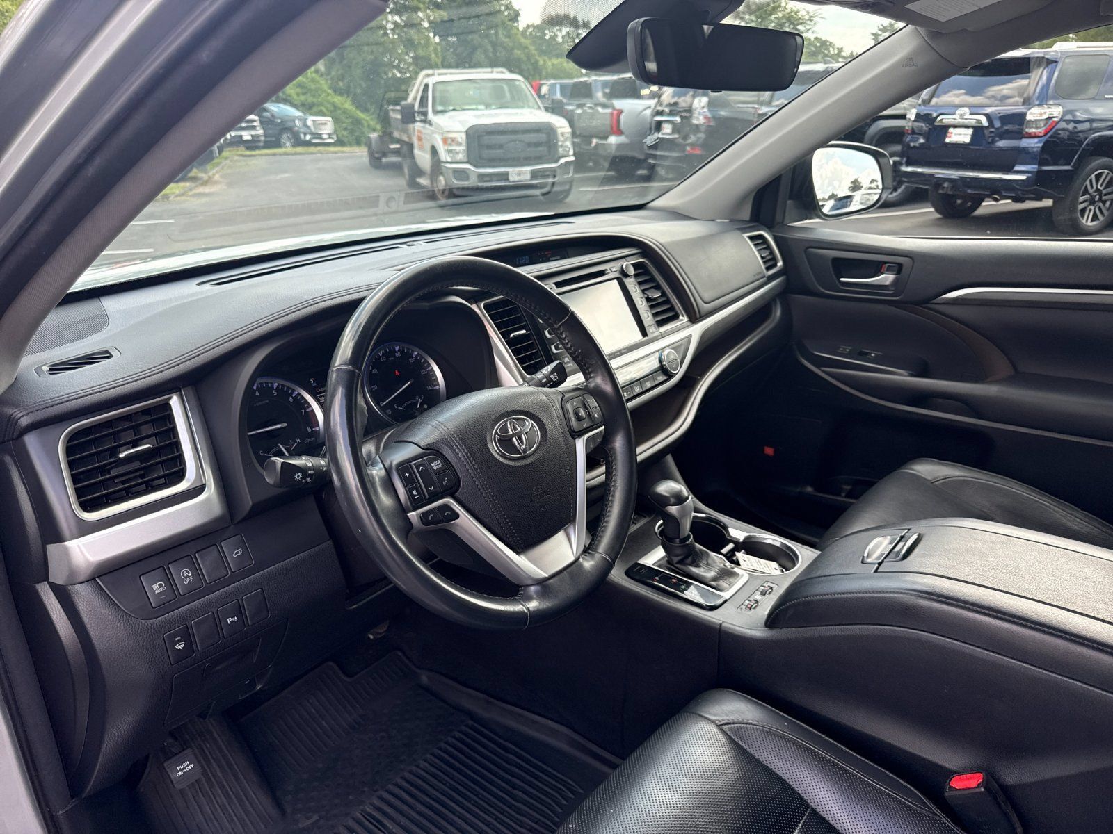 Used 2018 Toyota Highlander Limited AWD/4WD image 10