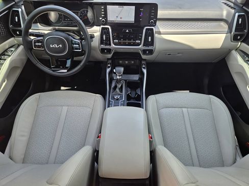 Certified 2022 Kia Sorento S FWD image 5
