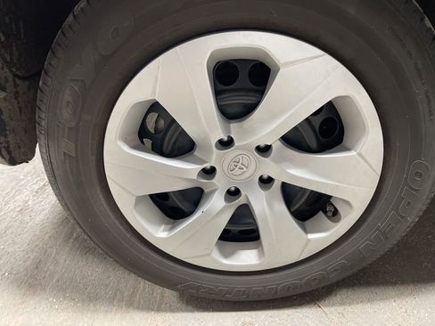 Used 2024 Toyota RAV4 LE image 38