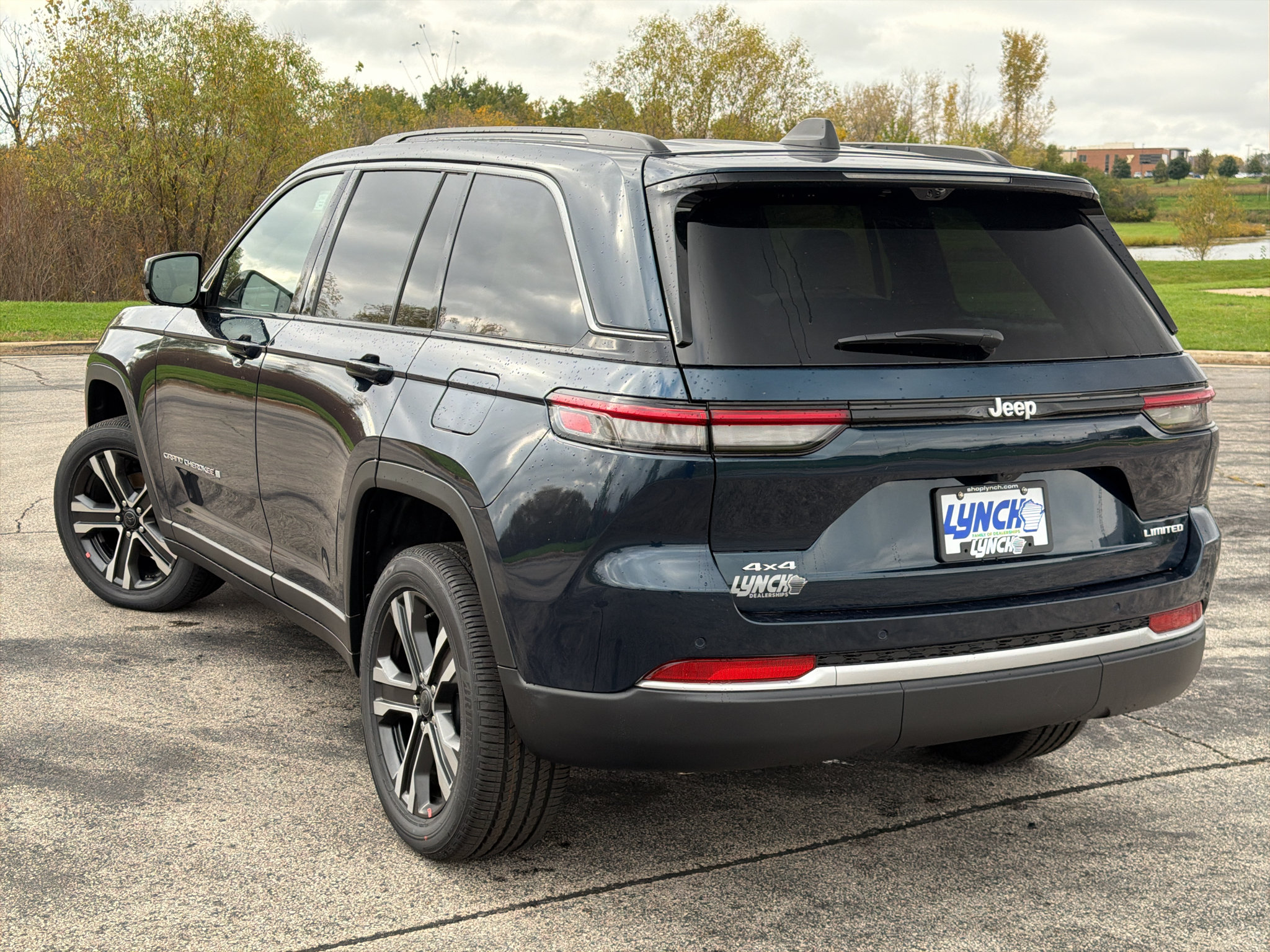 New 2027 Jeep Grand Cherokee Limited w/ Technology Group II AWD/4WD image 2