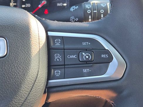 Used 2025 Jeep Compass Limited AWD/4WD image 33