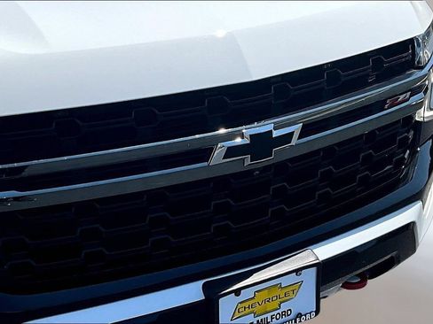 Used 2022 Chevrolet Tahoe Z71 w/ Luxury Package AWD/4WD image 30