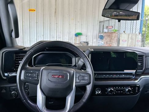 Used 2022 GMC Sierra 1500 Elevation w/ LPO, Elevation Black Package AWD/4WD image 10